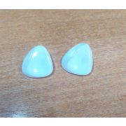 Пуговицы 944 20*22мм белый треугольник