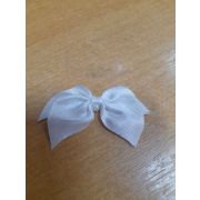 Бантик с бусинкой белый 4см.